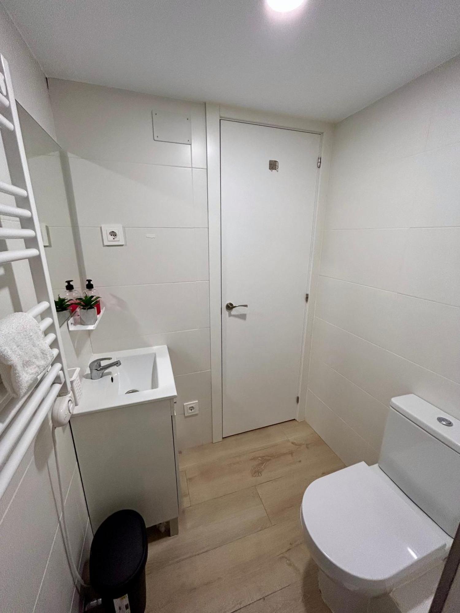 Apartamentos Ribadeo Madrid Exterior photo
