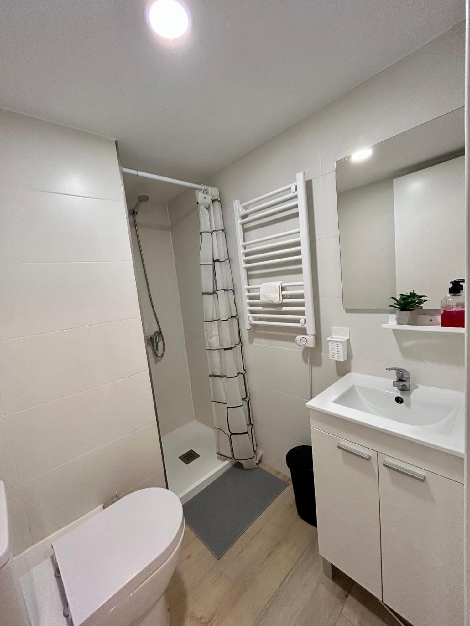 Apartamentos Ribadeo Madrid Exterior photo